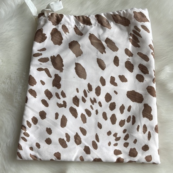 Johnny Was Small Cinch Top Pouch Cheetah Soft Print Bag 🪴 - Picture 5 of 6